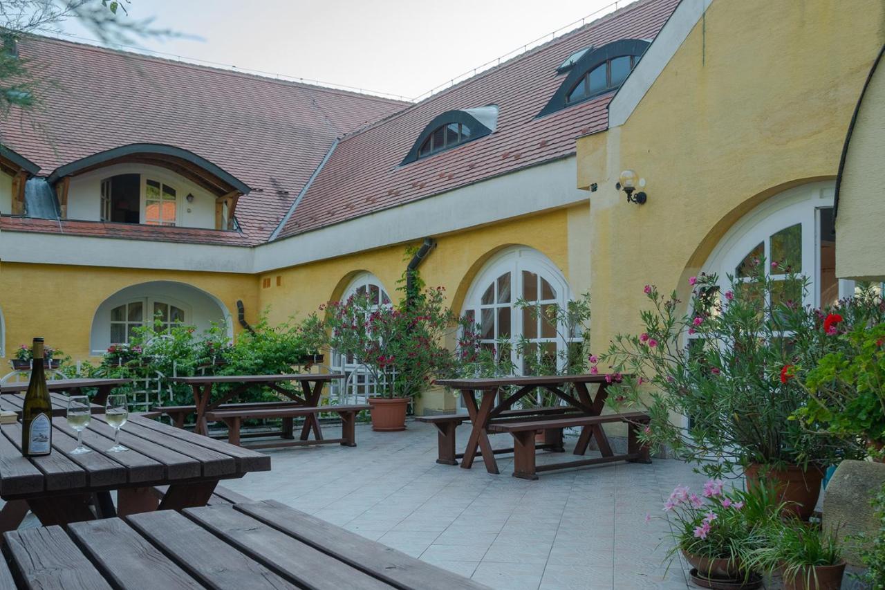 Cseri Kastelyszallo Totvazsony Exterior photo